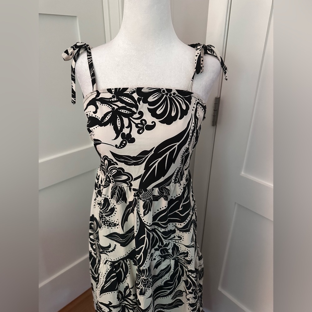 NWOT Who What Wear size XS black and off white floral high low hem sundress - Picture 2 of 9